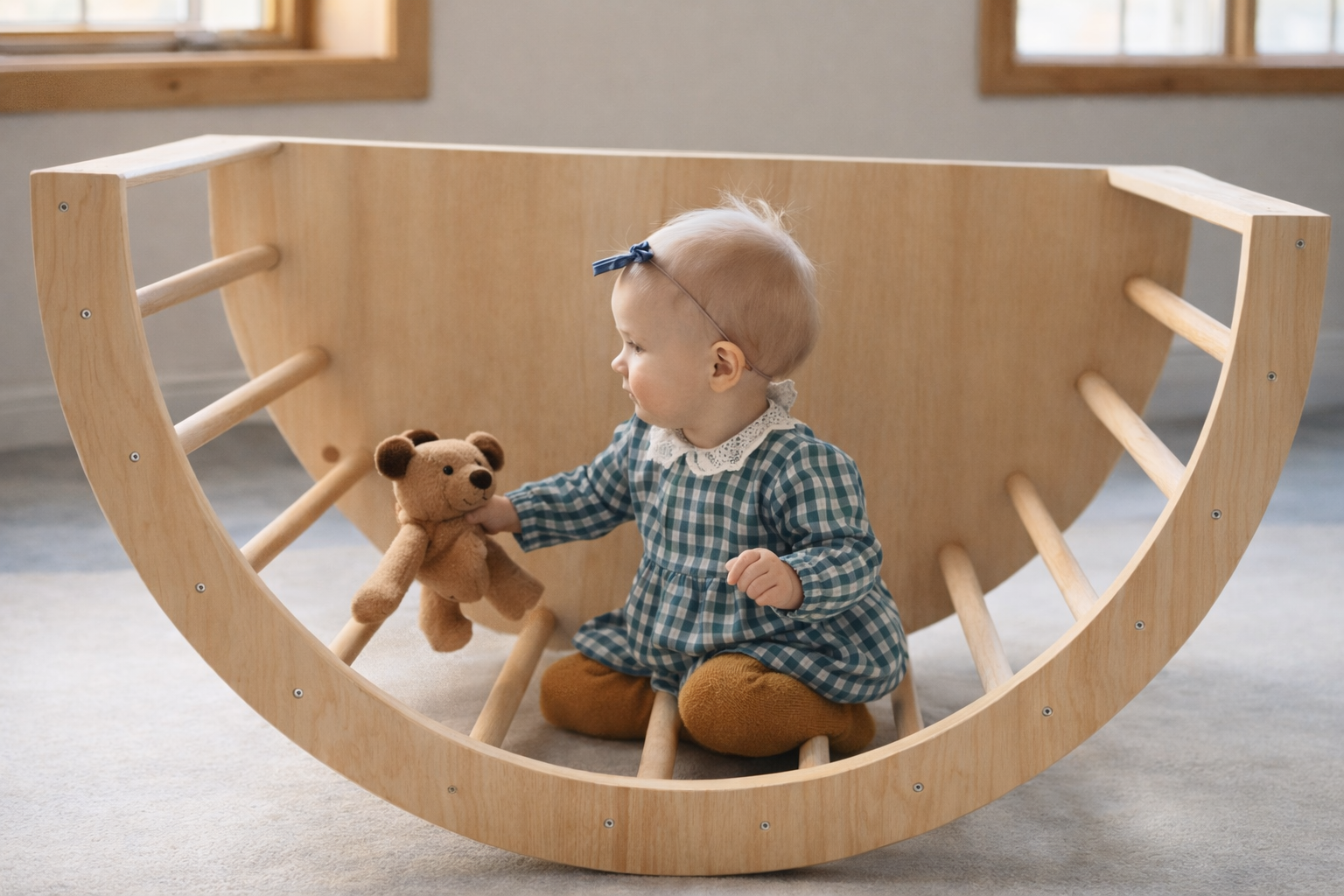 طاولة خشبية متعددة الاستعمالات